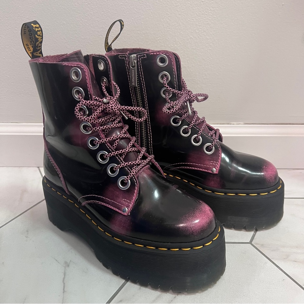 Dr. Martens Jadon Max Distressed Leather Platform Boots in Fondant Pink Size 6